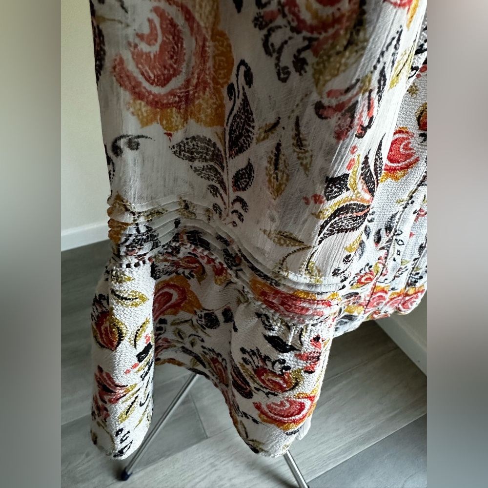 SOLD✅ Fever XL Floral Blouse - Red, Orange, Black - Picture 6 of 12